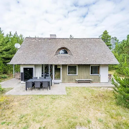 Holiday home Holiday Lxxiii